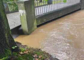 Sprawdź wytyczne GINB zanim wejdziesz do zalanego budynku